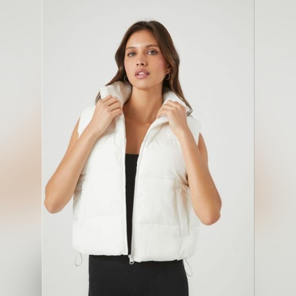 Women's Toggle Zip up White Puffer vest Nwt Large